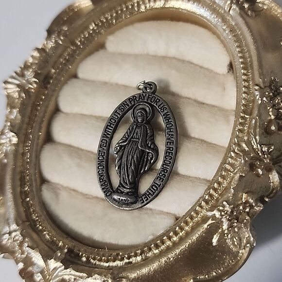 Mary Miraculous Religious Holy Medal Charm Etched Catholic Prayer Pendant Church - Picture 1 of 3